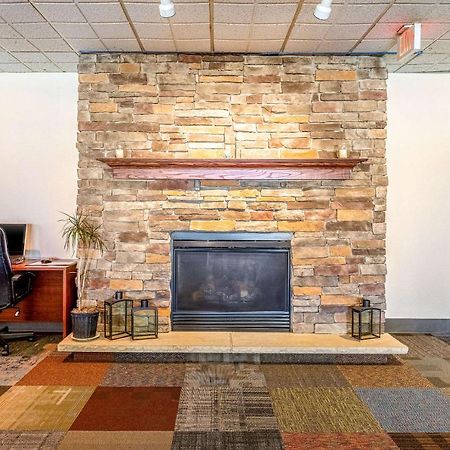 Econo Lodge Fredonia Екстериор снимка