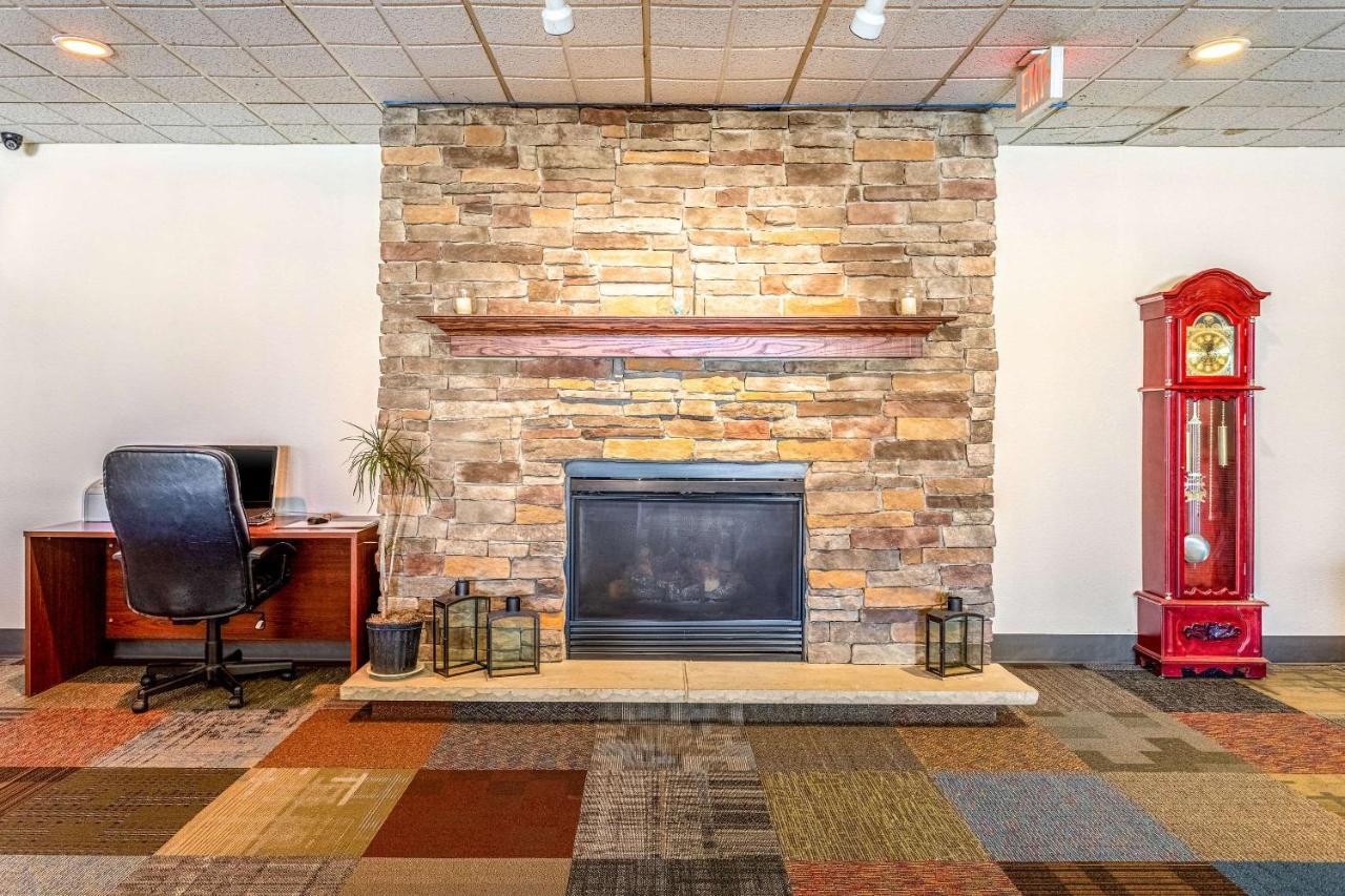 Econo Lodge Fredonia Екстериор снимка