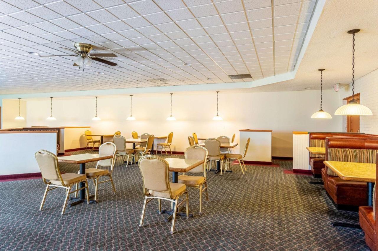 Econo Lodge Fredonia Екстериор снимка