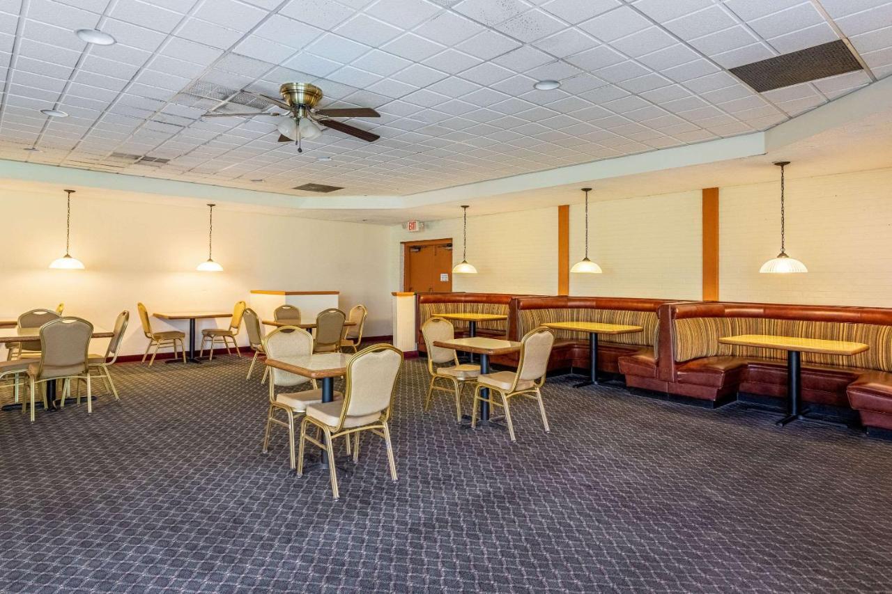 Econo Lodge Fredonia Екстериор снимка