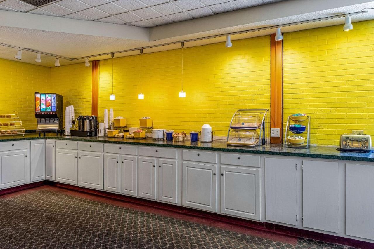 Econo Lodge Fredonia Екстериор снимка
