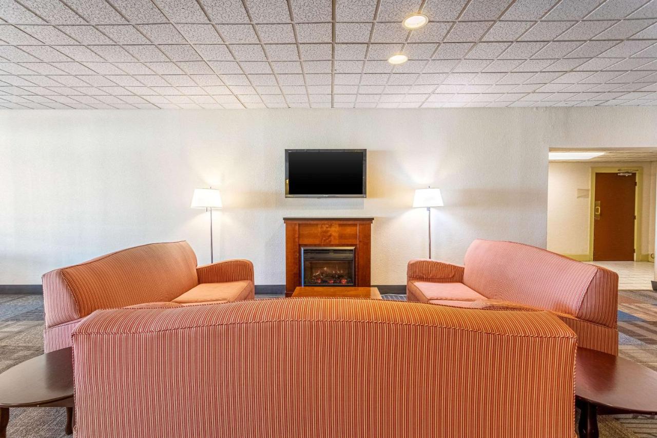Econo Lodge Fredonia Екстериор снимка