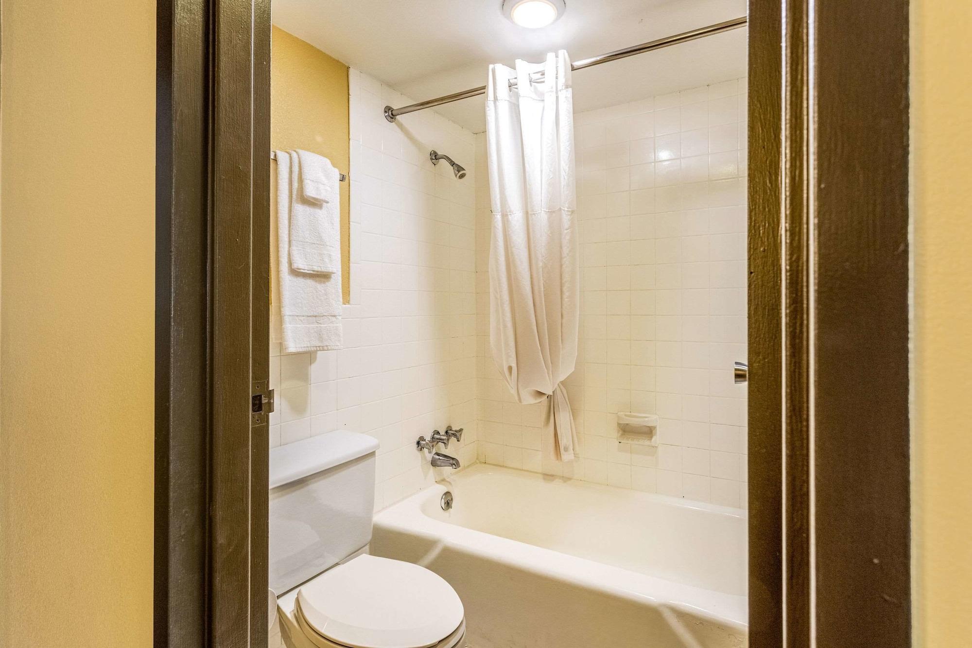 Econo Lodge Fredonia Екстериор снимка