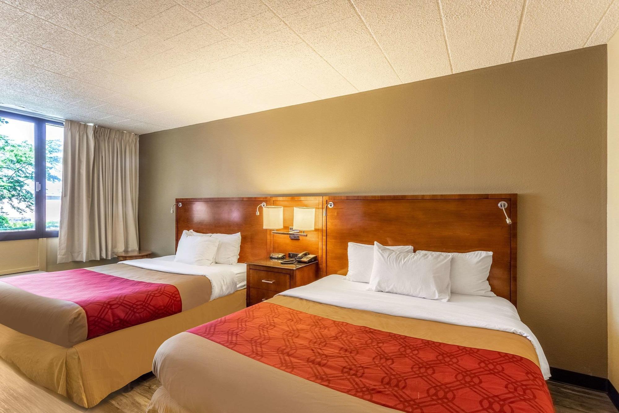 Econo Lodge Fredonia Екстериор снимка